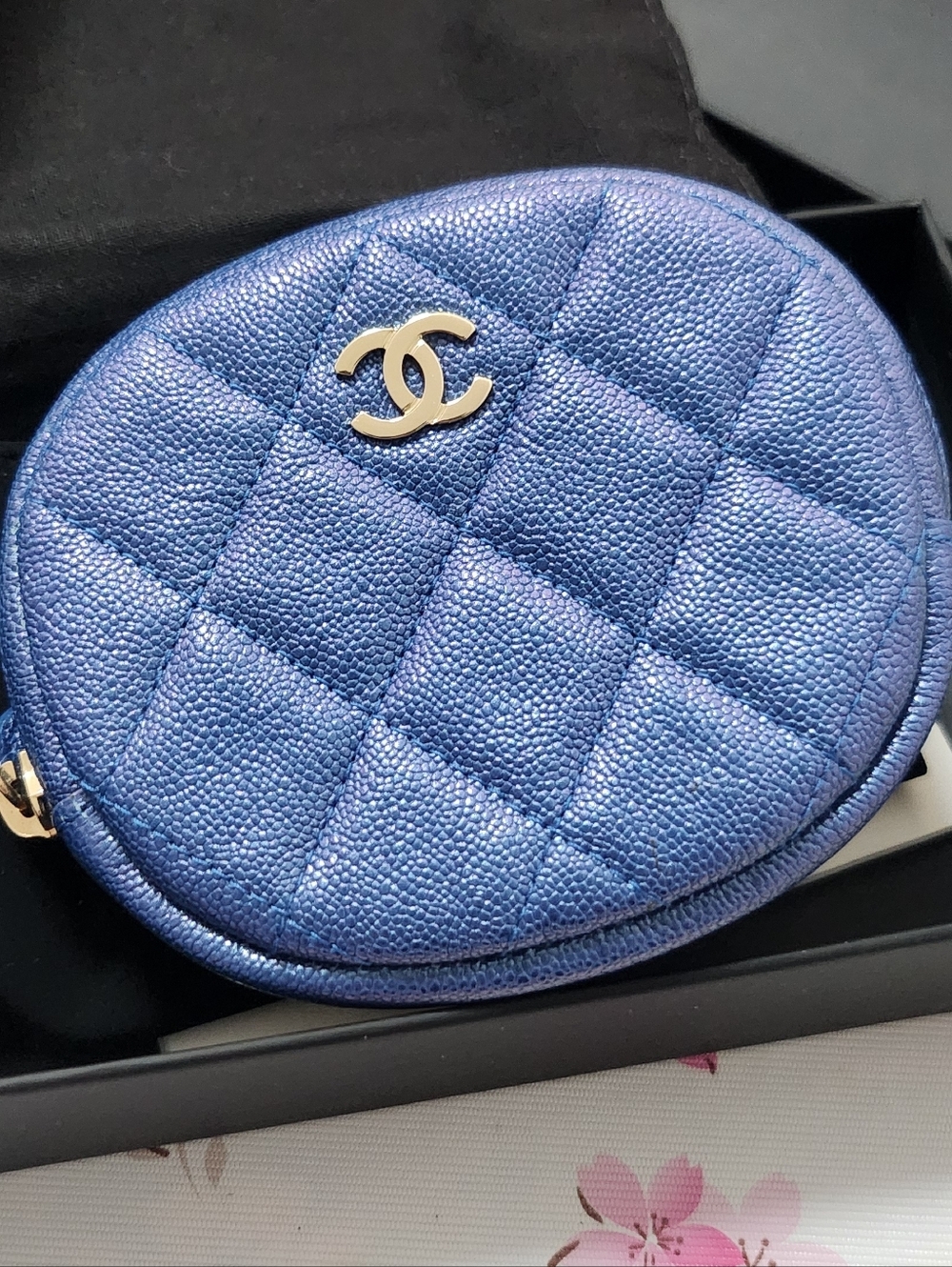 Chanel 19S Iridescent Blue Round Coin Pouch - Picture 7 of 11